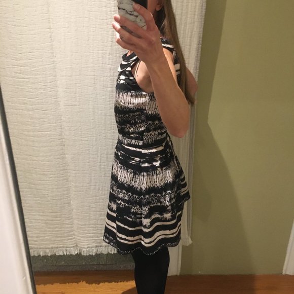 Abstract print sleeveless dress - Picture 4 of 7